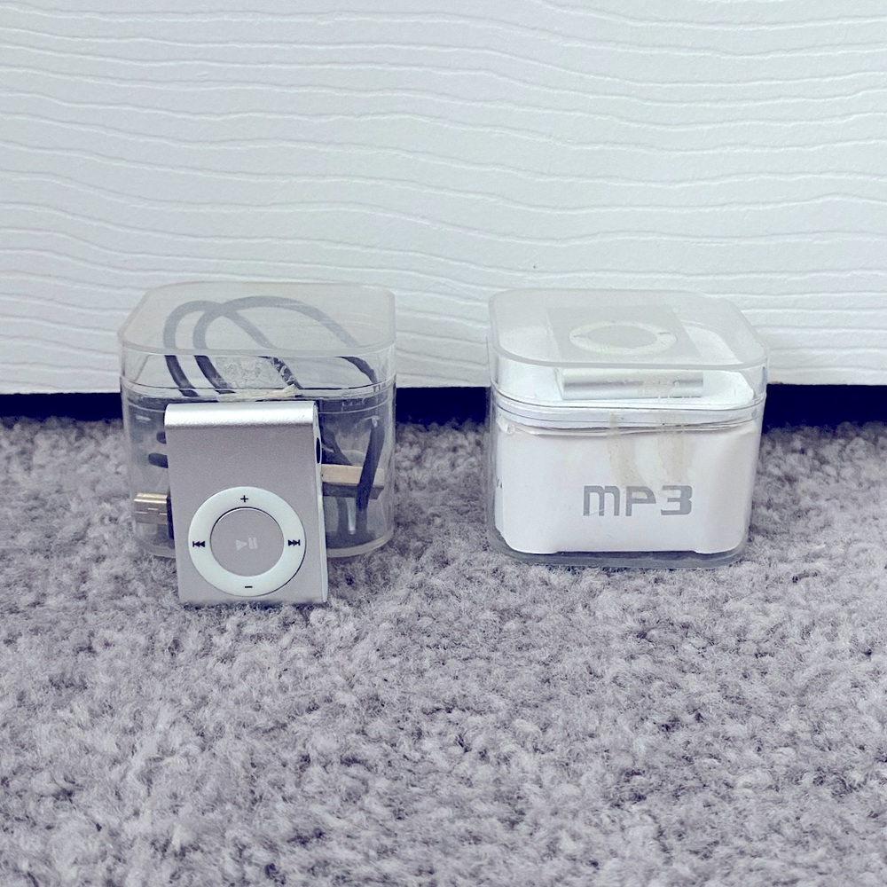 MP3 Player - Picture 3 of 9